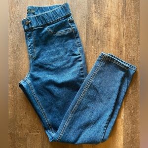 New York & Co women’s pull-on stretch skinny jeans. Worn once. Sz M